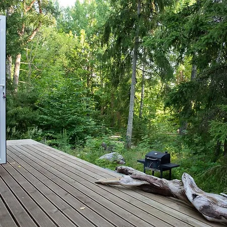 ゲストハウス Kakupesa Puhkemaja 4*