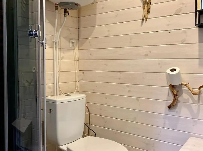 Guest house Kakupesa Puhkemaja 4*